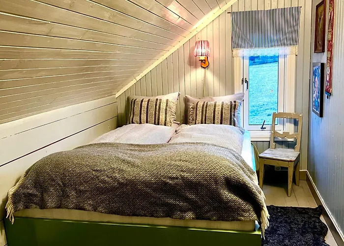 Segelsund Boutique * Holvik (Joa)