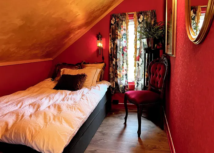 Segelsund Boutique * Holvik (Joa)